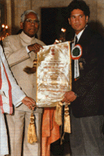 Sachin receiving Rajiv Gandhi Khel Ratna Award